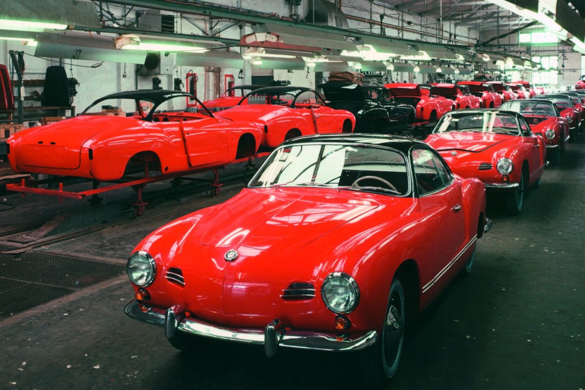 VW ฉลองครบรอบ 60 ปีจัดแสดงรถเก่าอย่าง "Karmann Ghia" ในพิพิธภัณฑ์ รถ