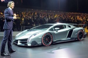 ประธานใหญ่ Lamborghini แถลงการณ์เดินหน้าพัฒนา "Veneno Roadster" เต็มตัว