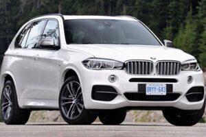 BMW นำเสนอรถแบบพลังงานดีเซลรุ่นใหม่อย่าง "X5 M50d" สุดทรงพลัง