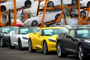 Chevrolet เริ่มทยอยส่งรถแบบ "2014 Corvettes Stingray" ไปยังโชว์รูมทั่ว U.S แล้ว