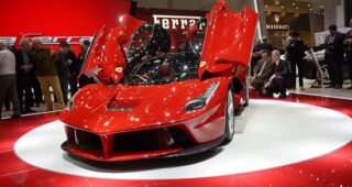 Ferrari ไม่มีแผนทำรถพลังงานไฟฟ้า - แต่เผยอยากทำ Hybrid ต่อ