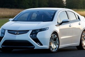 Opel ประกาศราคารถแบบ "Ampera" เริ่มต้นที่ €38,300 ในยุโรปและ £29,995 ใน U.K.
