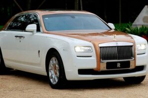 Rolls-Royce ดัดแปลงรถรุ่นพิเศษ "Ghost Chengdu Golden Sunbird" สีทองอร่าม