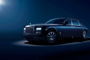 Rolls-Royce เปิดตัว