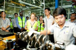 เอกอัครราชทูตสหรัฐฯ เยือนศูนย์การผลิต GM THAILAND จังหวัดระยอง