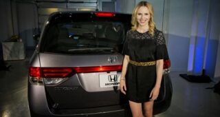 Honda ตัดสินใจเรียกคืนรถแบบ "2014 Odyssey" คืนจากปัญหาเรื่องการติดโลโก้