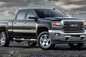 เปิดตัวรถกระบะรุ่นใหม่อย่าง "2015 Chevrolet Silverado" และ "GMC Sierra"
