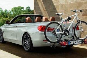 งงเลย! เปิดตัวแผ่นพับโฆษณารถ "BMW 4-Series Convertible" พบอุปกรณ์แต่งแปลกตา