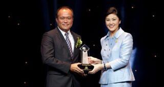 HONDA รับรางวัลผู้ประกอบธุรกิจดีเด่น ประจำปี 2556