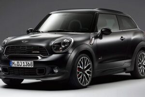 Mini เปลี่ยนแปลงรถแบบ Countryman และ Paceman ในโฉมพิเศษสีดำสนิท