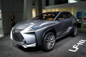 Lexus เปิดตัวรถสุดแรง "LF-NX" แบบเทอร์โบในงาน Tokyo Motor Show