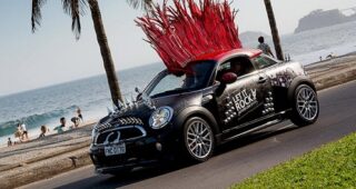 แปลกไหม! MINI โปรโมทรถแบบ "Punk" เลียนแบบทรงผมหัวแหลมทั่วทวีปอเมริกาใต้