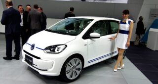 VW เปิดตัวรถแบบ "XL1 Powertrain" ในงานอย่าง Tokyo Motor Show