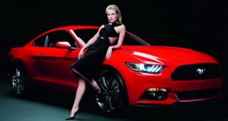 Ford จ้างนางแบบสุดดัง "Sienna Miller" โปรโมต 2015 Mustang