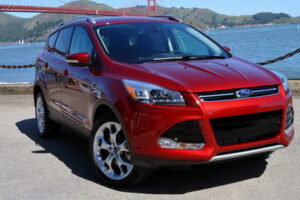 Ford เรียกคืนรถแบบ "2013 Escape" อีกครั้งจากปัญหาเรื่องความร้อนเครื่องยนต์