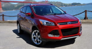 Ford เรียกคืนรถแบบ "2013 Escape" อีกครั้งจากปัญหาเรื่องความร้อนเครื่องยนต์