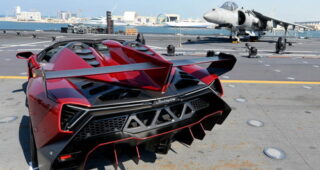 เปิดตัวรถแบบ Lamborghini Veneno บนเรือบรรทุกเครื่องบินเอาใจเศรษฐีอาหรับ