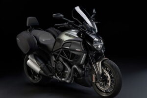 DUCATI Diavel Strada