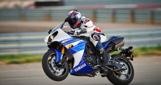 2014 YAMAHA YZF R1 สปอร์ตเบอร์หนึ่งของค่าย