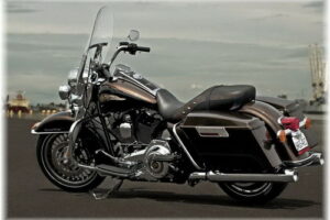 HARLEY-DAVIDSON FLHR Road King Classic 110th Anniversary