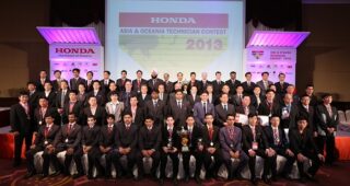 พนักงานช่างฮอนด้าประเทศไทยคว้าแชมป์การแข่งขันทักษะพนักงาน ระดับเอเชียและโอเชียเนีย ประจำปี 2556