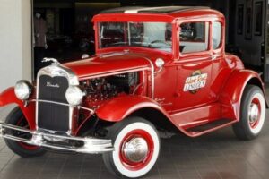 ย้อนอดีต! เปิดขายรถสุดคลาสสิกต้นกำเนิดเพลงชื่อดัง "Hot Rod Lincoln"
