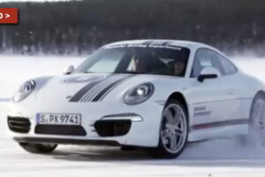 Porsche เปิดตัวรถ 911 พร้อมทดสอบกลางทะเลสาบหิมะในฟินแลนด์