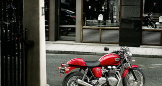 TRIUMPH Thruxton คลาสลิคสไตล์ Retro Cafe Racer