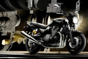 YAMAHA XJR 1300 ตัวเก๋าสไตล์เรโทร