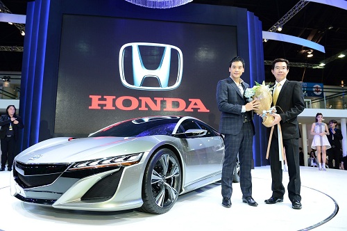 HONDA จัดมินิคอนเสิร์ต บี้ สุกฤษฎิ์ เรียกเสียงกรี๊ดกระหึ่มบูธ ในงาน MOTOR EXPO 2013