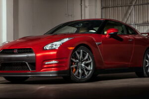 Nissan เปิดตัวราคา “2015 Nissan GT-R” เริ่มต้นที่ $101,770