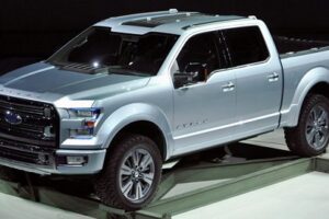 2015 Ford F-150 พร้อมการออกแบบตัวถังจากอะลูมิเนียมน้ำหนักน้อยช่วยประหยัดพลังงาน