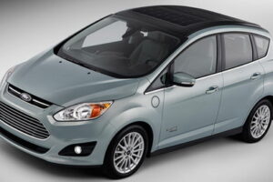 รถแบบ Ford C-Max Solar Energi Concept ชาร์จผ่านแสงแดดทางหลังคาสุดหรู
