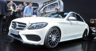 Mercedes Benz ยืนยันรถแบบ "C 63 AMG" พร้อมเปิดตัวแล้วในขนาดเครื่องยนต์เริ่มต้น 4.0 ลิตร