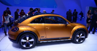 รถแบบ "Beetle Dune Concept" ของ VW ชุดแต่งใหม่เอาใจคนรักสกีหิมะ