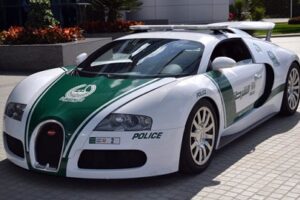 รวยไปไหน! Dubai เปลี่ยนรถตำรวจยกกรมเป็น "Bugatti Veyron"