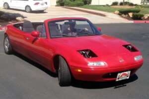 รถแบบ "Mazda MX-5" ถูกดัดแปลงเป็น 4 ที่นั่งพร้อมขายผ่านสื่อออนไลน์