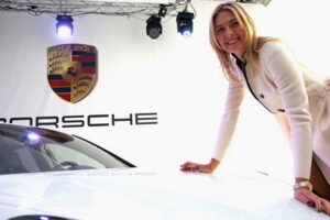 เปิดตัว Panamera GTS รุ่นพิเศษออกแบบโดย Maria Sharapova