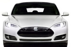 Apple เตรียมจับมือ Tesla หันมาเปิดตัวรถยนต์หลังจากยอดขายมือถือตกต่ำลง