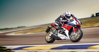 Honda CBR 1000 RR SP ความร้อนแรงจากค่ายปีกนก