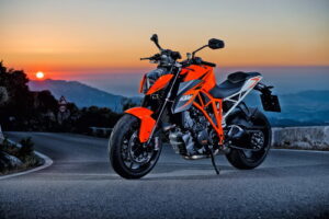 2014 KTM 1290 Super Duke R สเป็คเร้าใจ ไซส์กะทัดรัด