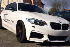 ค่ายแต่งรถชื่อดังเสนอ "1-Series" เปลี่ยนแปลงเป็นรถแบบ BMW M235i