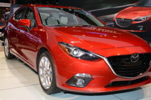 เผยรถแบบ Mazda3 ยอดขายตกกว่า 27% เหตุโดน "Altis-Civic" ตีตลาด