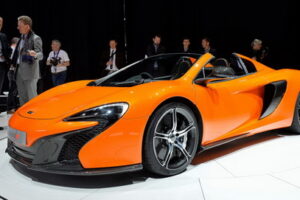 McLaren เปิดตัวสปอร์ต 650S Spider รุ่นใหม่สีเหลืองอร่าม