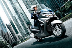 Suzuki Burgman 200 ABS บิ๊กสกู๊ตเตอร์ที่เหมาะกับการใช้งานทุกประเภท