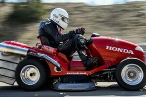Honda ประกาศเป็นเจ้าของสถิติโลก "รถตัดหญ้า" เร็วที่สุด