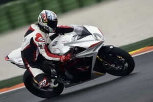 MV Agusta F 4 RR สุดยอดประติมากรรมที่ขึ้นแท่นรถสุดหรู