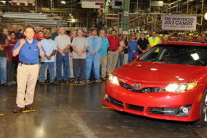 Toyota ประกาศย้ายโรงงานผลิต "Camry" ภายในปี 2016