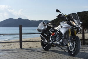 APRILIA Caponord 1200 ABS รถอเนกประสงค์ที่มาพร้อมกับความเเรง