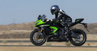 Kawasaki Ninja ZX-6 R ABS สปอร์ตไบค์ไซส์กลางเเต่ความเเรงระดับโลก